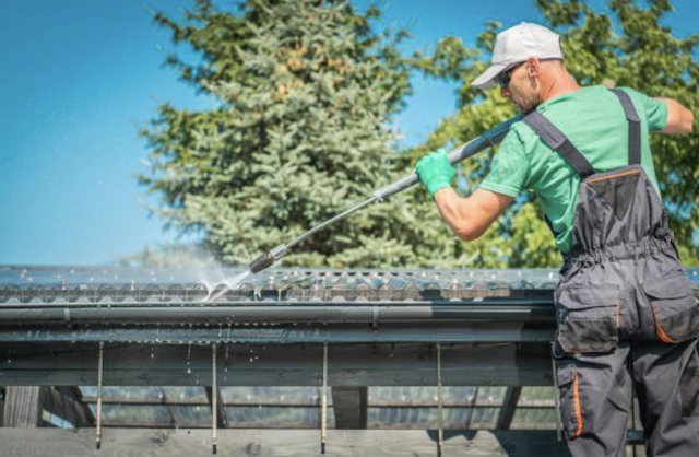 pressure cleaning roof